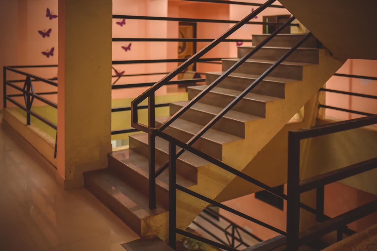 Mhatre Holiday Home Alibag Bagian luar foto